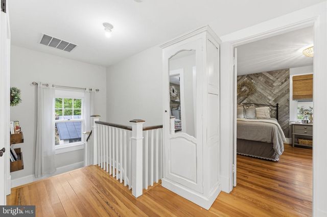 150 S 32ND ST, Purcellville, VA 20132