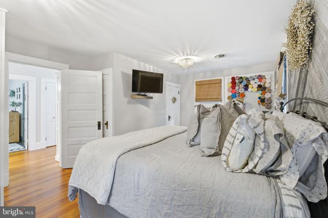 150 S 32ND ST, Purcellville, VA 20132
