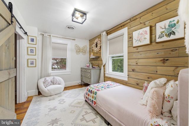 150 S 32ND ST, Purcellville, VA 20132