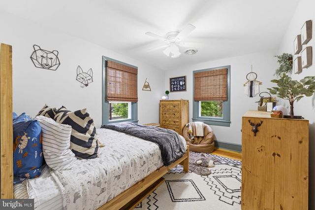 150 S 32ND ST, Purcellville, VA 20132