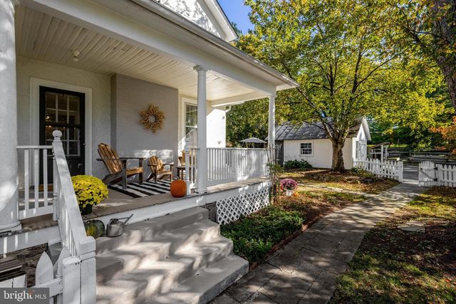 150 S 32ND ST, Purcellville, VA 20132