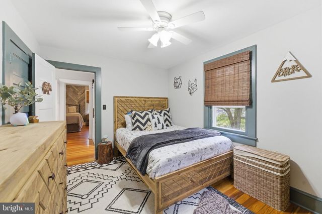 150 S 32ND ST, Purcellville, VA 20132