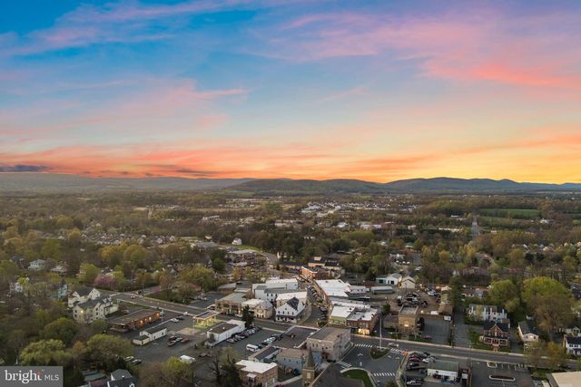 150 S 32ND ST, Purcellville, VA 20132