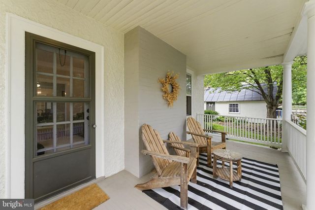 150 S 32ND ST, Purcellville, VA 20132
