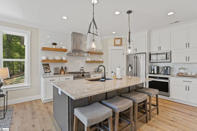 105 Lake Forest Drive, Greer, SC 29651