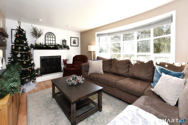 5 Buttonhook Drive, Portland, CT 06480