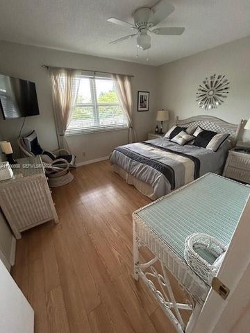 324 SE 10th St 207, Dania Beach, FL 33004