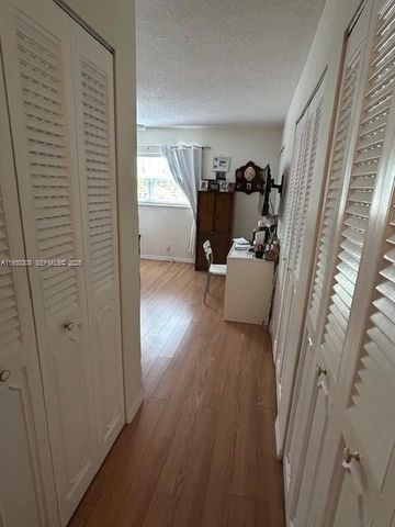 324 SE 10th St 207, Dania Beach, FL 33004