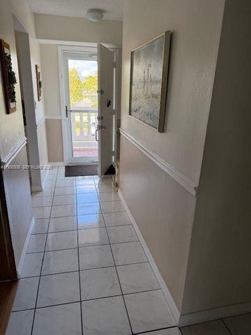 324 SE 10th St 207, Dania Beach, FL 33004