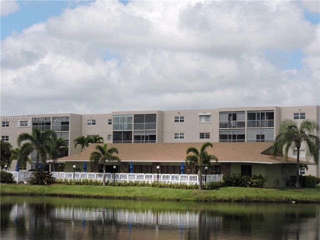 324 SE 10th St 207, Dania Beach, FL 33004