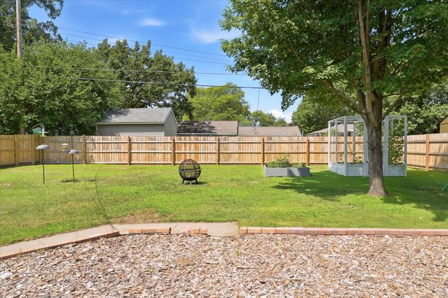 5809 Quail Avenue N, Crystal, MN 55429