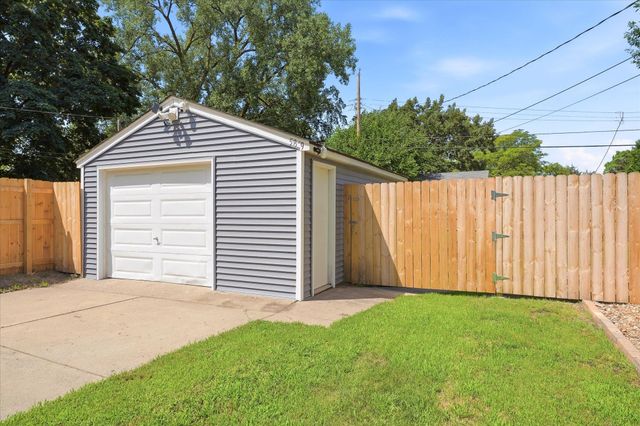 5809 Quail Avenue N, Crystal, MN 55429