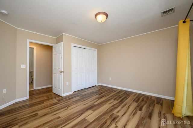303 Pinelli Drive, Piscataway, NJ 08854