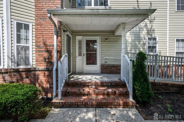 303 Pinelli Drive, Piscataway, NJ 08854