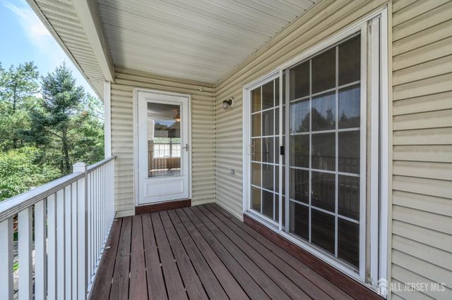 303 Pinelli Drive, Piscataway, NJ 08854