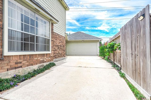 13238 Aspen Bough Circle, Houston, TX 77065