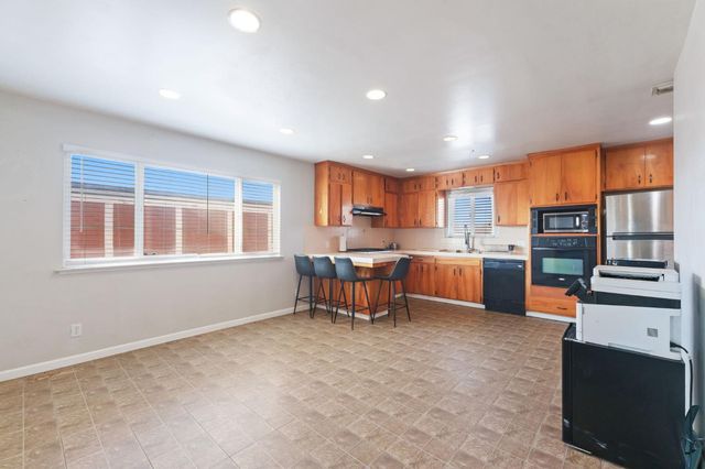 3708 W North Avenue, Fresno, CA 93706