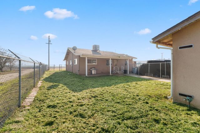 3708 W North Avenue, Fresno, CA 93706