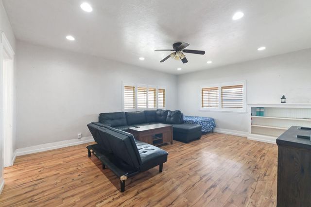 3708 W North Avenue, Fresno, CA 93706