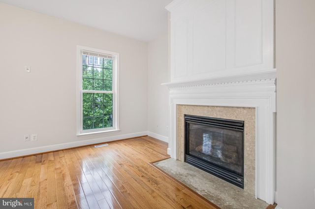 14741 POTOMAC BRANCH DR, Woodbridge, VA 22191