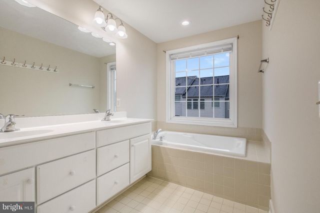 14741 POTOMAC BRANCH DR, Woodbridge, VA 22191