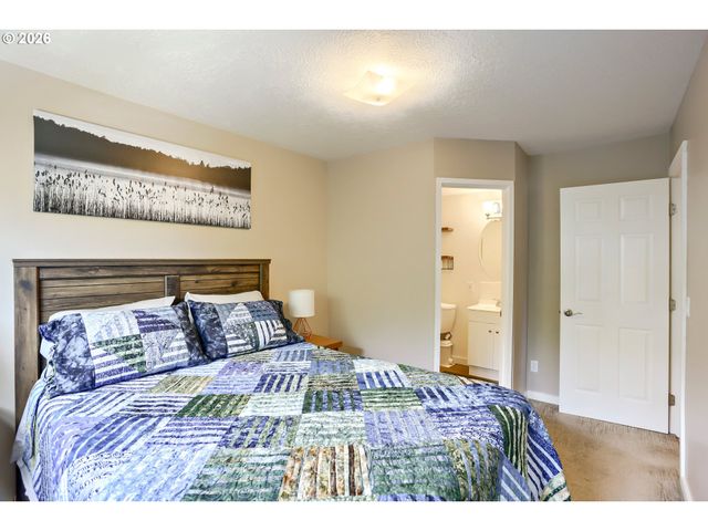 8340 Sw 14TH Ave, Portland, OR 97219