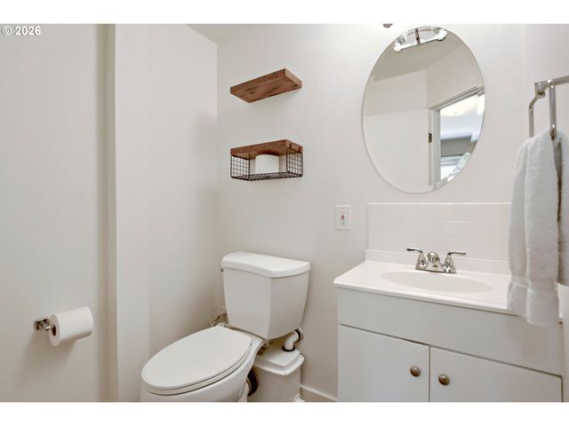 8340 Sw 14TH Ave, Portland, OR 97219