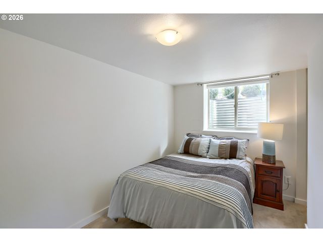 8340 Sw 14TH Ave, Portland, OR 97219