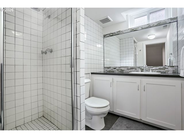 8340 Sw 14TH Ave, Portland, OR 97219