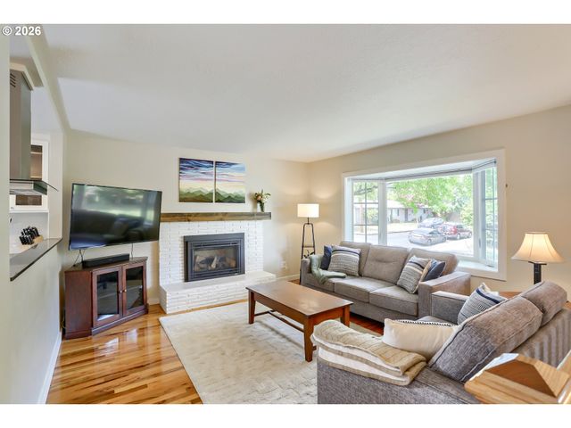 8340 Sw 14TH Ave, Portland, OR 97219