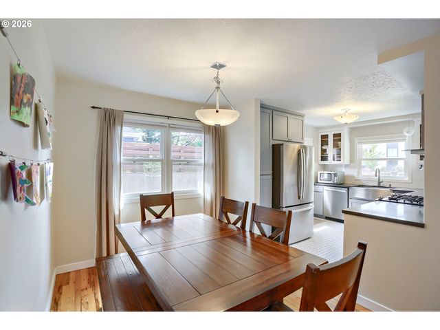 8340 Sw 14TH Ave, Portland, OR 97219