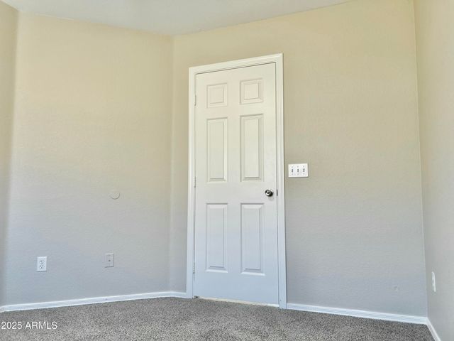 2280 E HAZELTINE Way, Chandler, AZ 85249