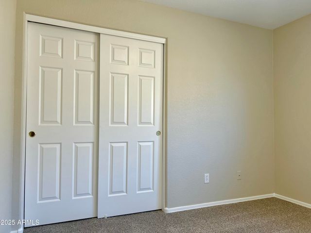 2280 E HAZELTINE Way, Chandler, AZ 85249