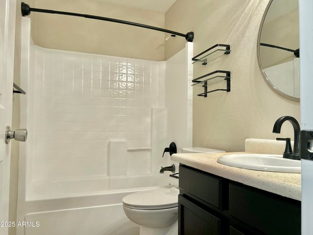 2280 E HAZELTINE Way, Chandler, AZ 85249