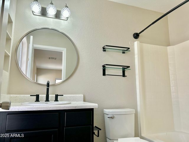 2280 E HAZELTINE Way, Chandler, AZ 85249