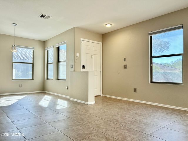 2280 E HAZELTINE Way, Chandler, AZ 85249