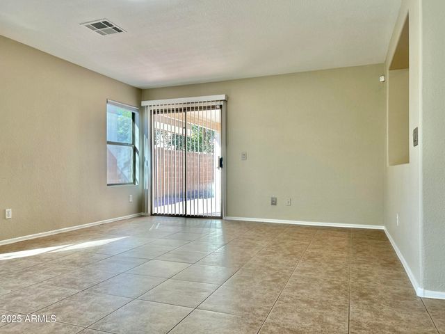 2280 E HAZELTINE Way, Chandler, AZ 85249