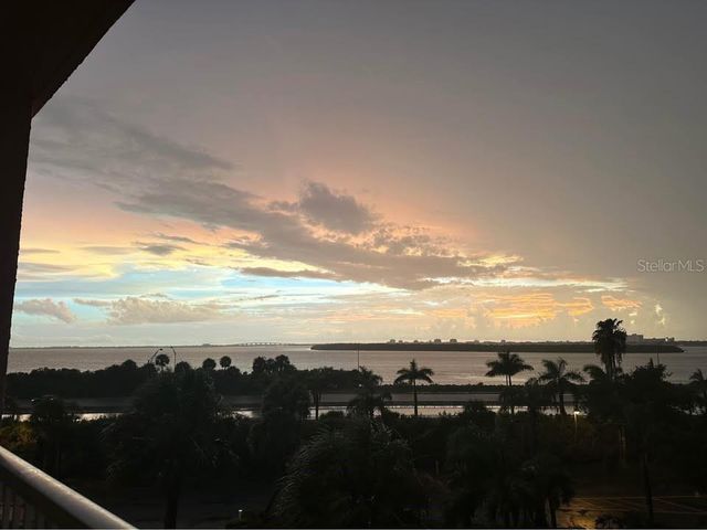 7430 SUNSHINE SKYWAY LANE S 501, St Petersburg, FL 33711