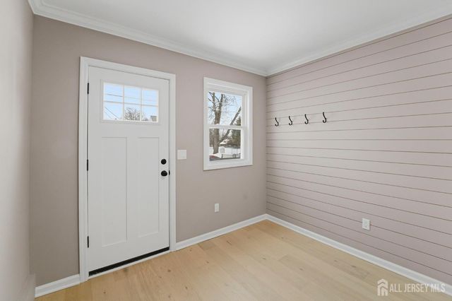 35 Murray Avenue, Piscataway, NJ 08854