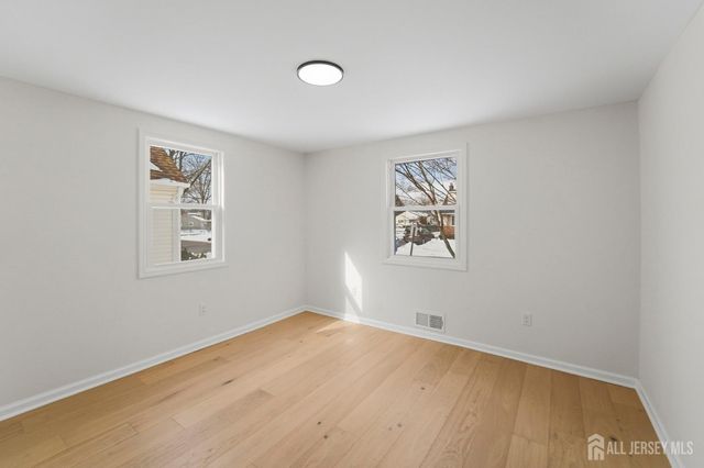 35 Murray Avenue, Piscataway, NJ 08854