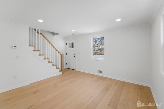 35 Murray Avenue, Piscataway, NJ 08854