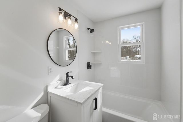 35 Murray Avenue, Piscataway, NJ 08854