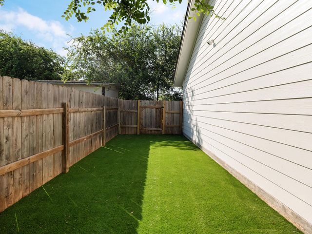 1907 Northwest BLVD, Georgetown, TX 78628