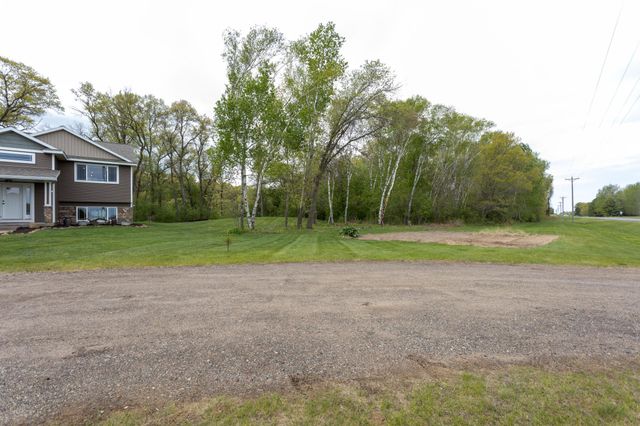 7956 325th Avenue NW, Princeton, MN 55371