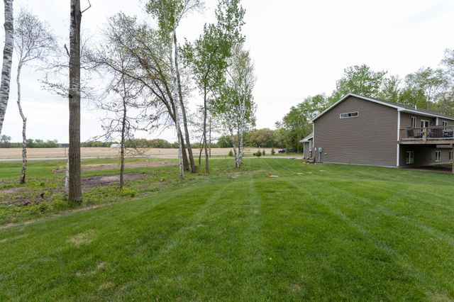 7956 325th Avenue NW, Princeton, MN 55371