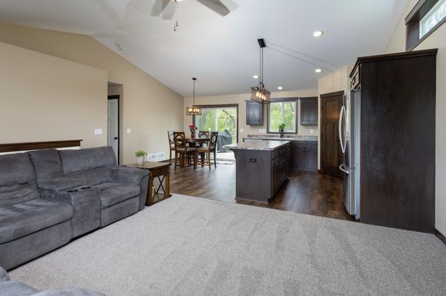7956 325th Avenue NW, Princeton, MN 55371