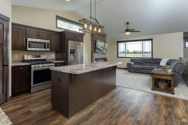 7956 325th Avenue NW, Princeton, MN 55371