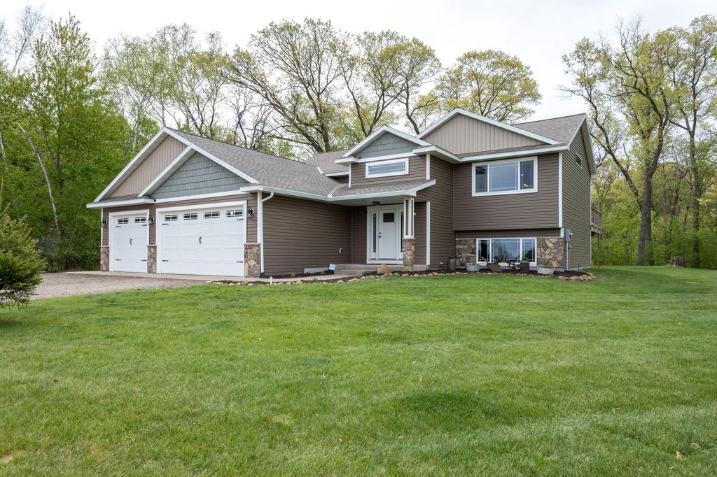 7956 325th Avenue NW, Princeton, MN 55371