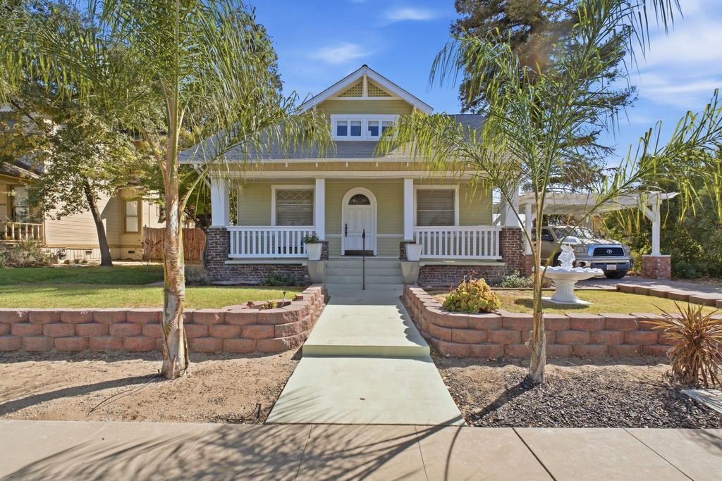 Image 1 of property listing at 2111 Stillman Street, Selma, CA 93662