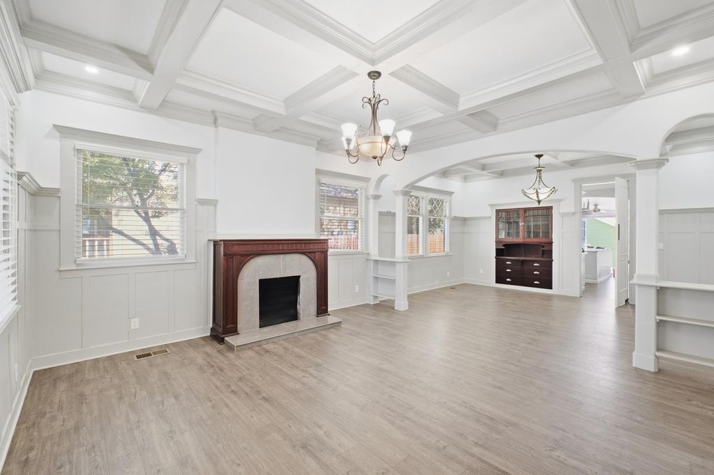Image 10 of property listing at 2111 Stillman Street, Selma, CA 93662